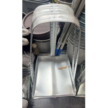 簸箕	鐵質(zhì) 帶提手